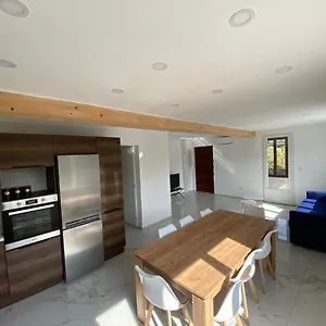 Hébergement de vacances Villa, 4 Chambres, Jardin, Barbecue, Orange (Vaucluse)